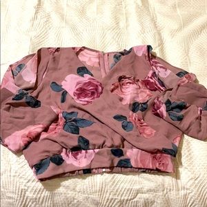 Floral long-sleeve cropped blouse!